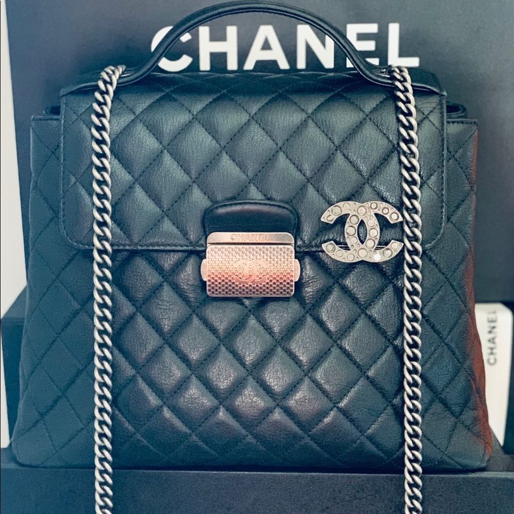 🍾🥂2xHost Pick🥳Chanel University Handbag